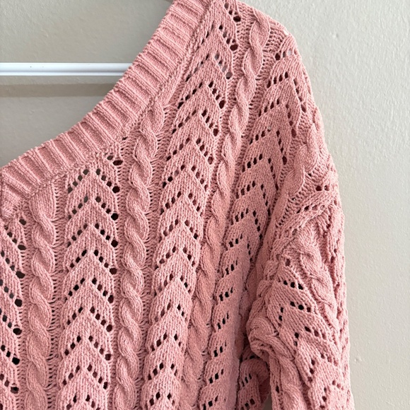 moon & madison Twist Back V-Neck Textured Knit Pink Sweater - Picture 5 of 14